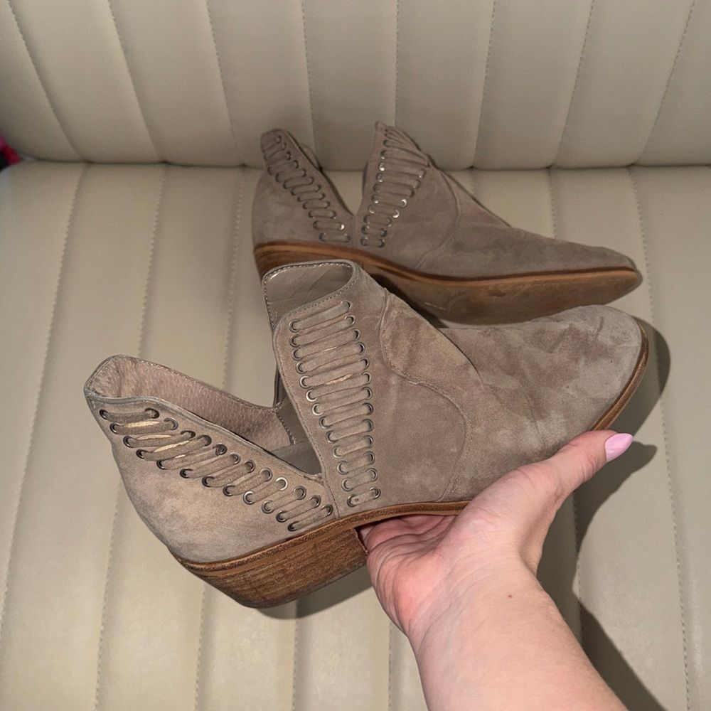Vince-camuto Women's Grey Boots